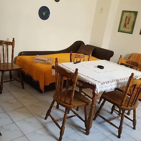 A Modest Place Apartament *